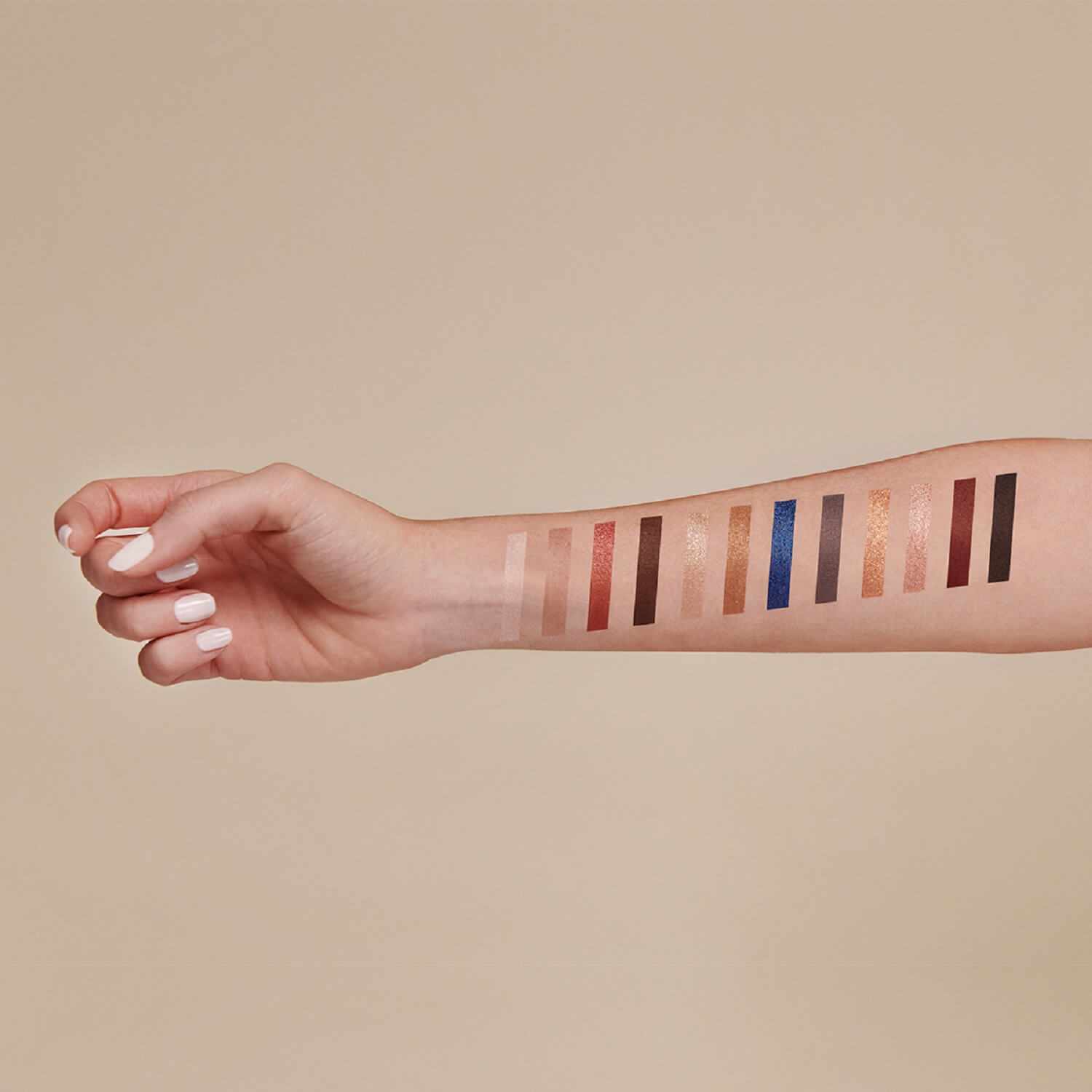 EYES ON ME EYE PALETTE (PALETA DE SOMBRAS)